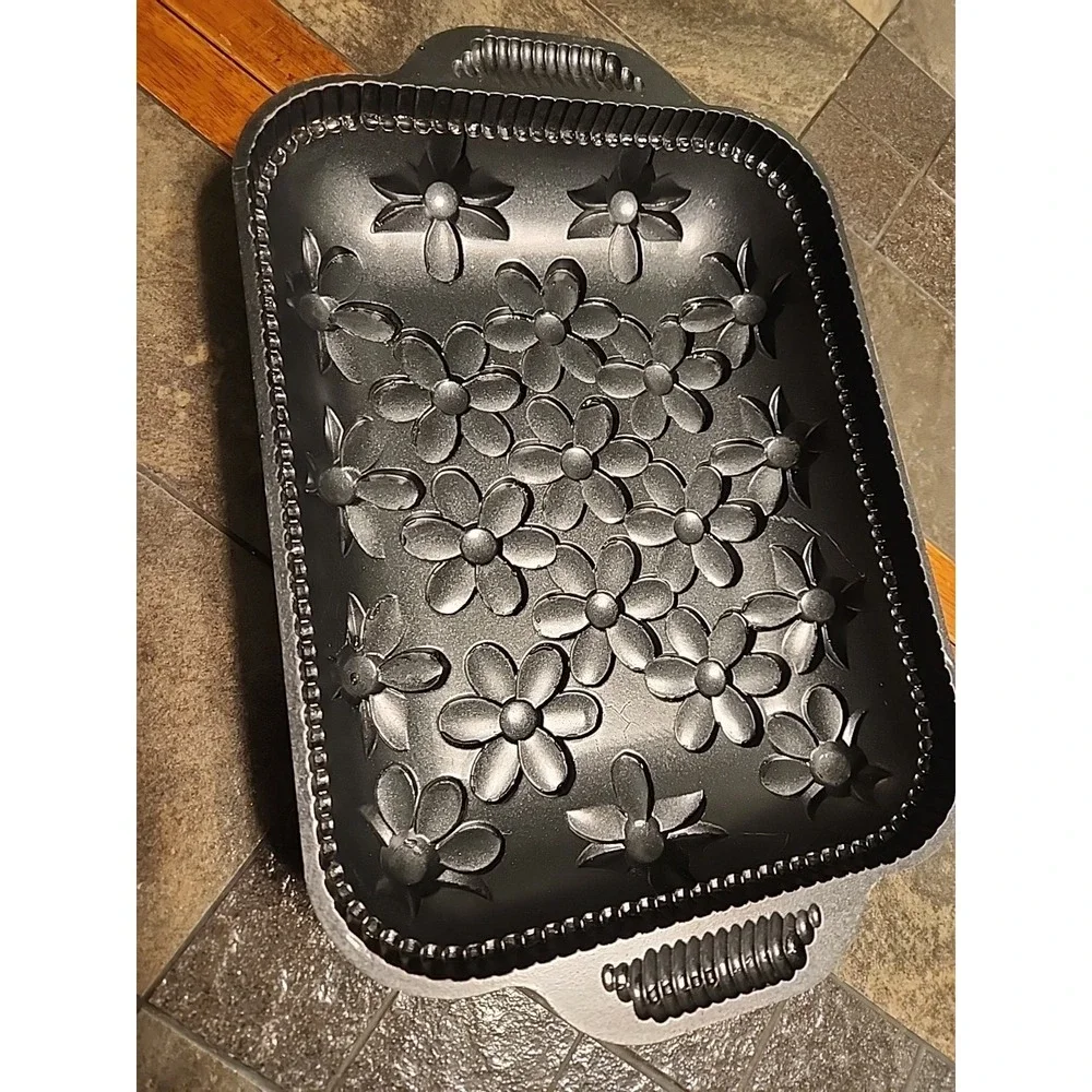 Nordic Ware Daisy Cake Pan Easter Spring Flower Baking Pak Cast Aluminum 10 Cup - Picture 6 of 6